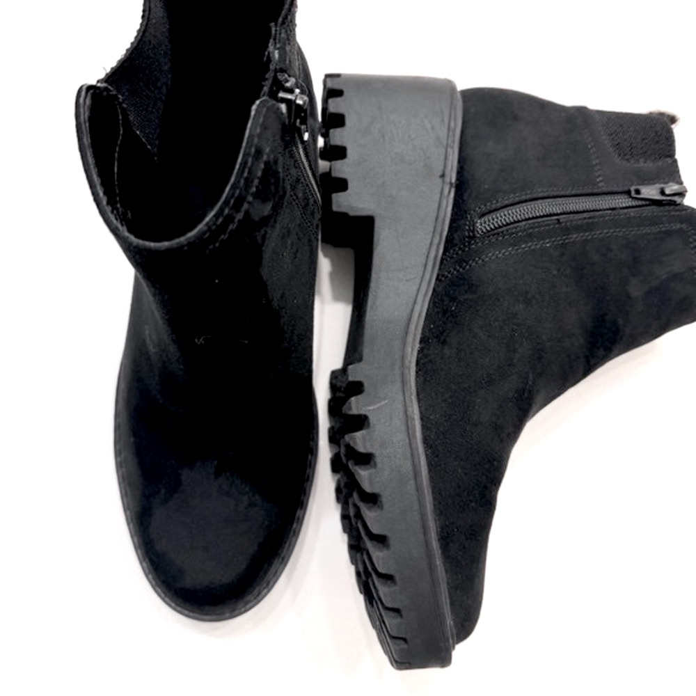 Women's Taci Pull-On Chelsea Memory Foam Ankle Boots Universal Thread Black